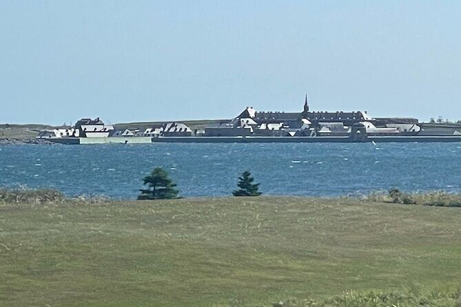 4 Hours Fortress of Louisbourg Tour - Louisbourg Lighthouse: Third Lighthouse Views and the Ruins Beneath