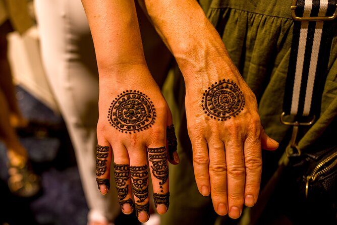 All Inclusive Twilight Nights Little India Half Day Tour - Dress-up moments: sarees, turbans, and sherwanis