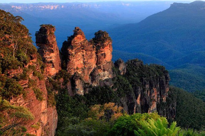 Blue Mountains Day Tour :Wildlife, Waterfall Walk & Three Sisters - Leura Mall in the Middle of the Mountains Day