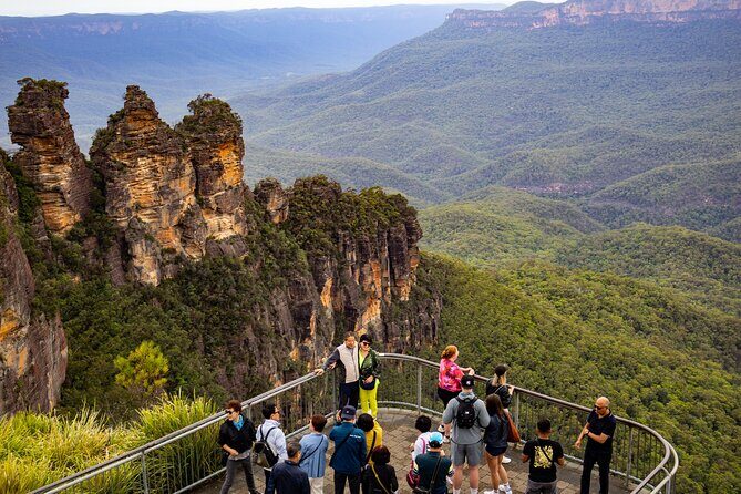 Blue Mountains Day Tour: Zoo, Scenic World & Three Sisters - Sydney Zoo: kangaroos, koalas, and an Aboriginal culture talk