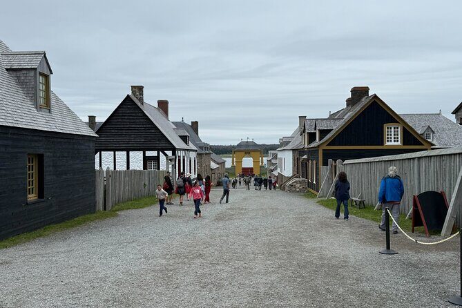 Fortress of Louisbourg Tour - Small-group minibus rides with real guide skills