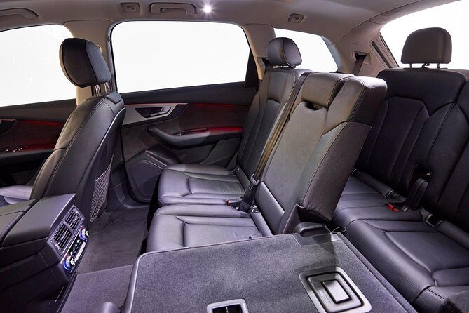 Luxury Sydney Airport Departure Transfer - Sedan/SUV - Price and value for up to 3 people