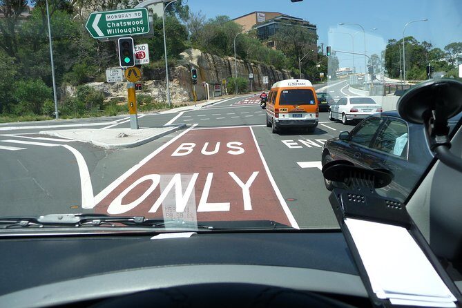 Premium Private Transfer FROM Sydney CBD/Downtown to Sydney Airport 1-11 people - What happens during the ride (and why it matters for your boarding)