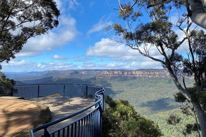 Private Blue Mountains Day Tour (avoid the crowds) - Echo Point and The Three Sisters: short stop, big photo return