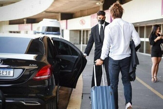 Private One-Way Airport Transfer from Sydney Airport to Sydney - The Extra Touch: When Drivers Turn Transfers Into Helpful Stories