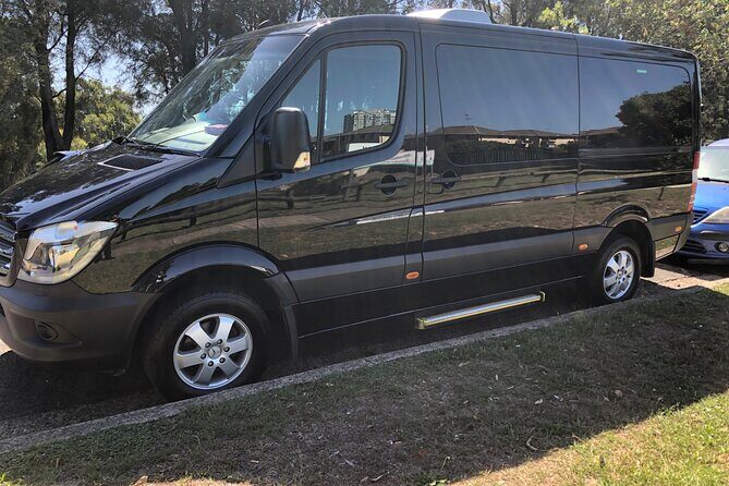 Private Transfer FROM Sydney CBD to Sydney Airport 1 to 5 people - Pickup in the Sydney CBD: Where Convenience Saves Time
