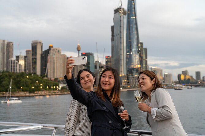 Relaxing 1.5-Hour Buffet Lunch Cruise on Sydney Harbour - Sydney Harbour landmarks you’ll actually see from the water