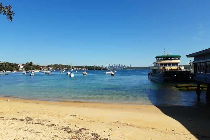 Secret Sydney: Hidden Beaches and Gardens - National park walking: native flora and colourful birds