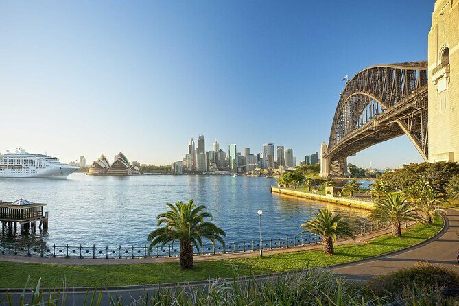 Small Group Tour Sydney City Highlights and Hidden Gems - Mrs Macquarie’s Chair: the viewpoint stop you’ll understand in 30 seconds