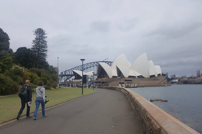Sydney: Book A Local Host - Central value: you pay for a person who can re-route your day