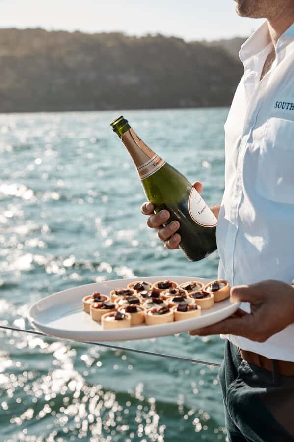 Sydney: Exclusive Sydney Harbour Cruise on a Classic Yacht - The first sailing stretch: Sydney Harbour’s biggest landmarks in view