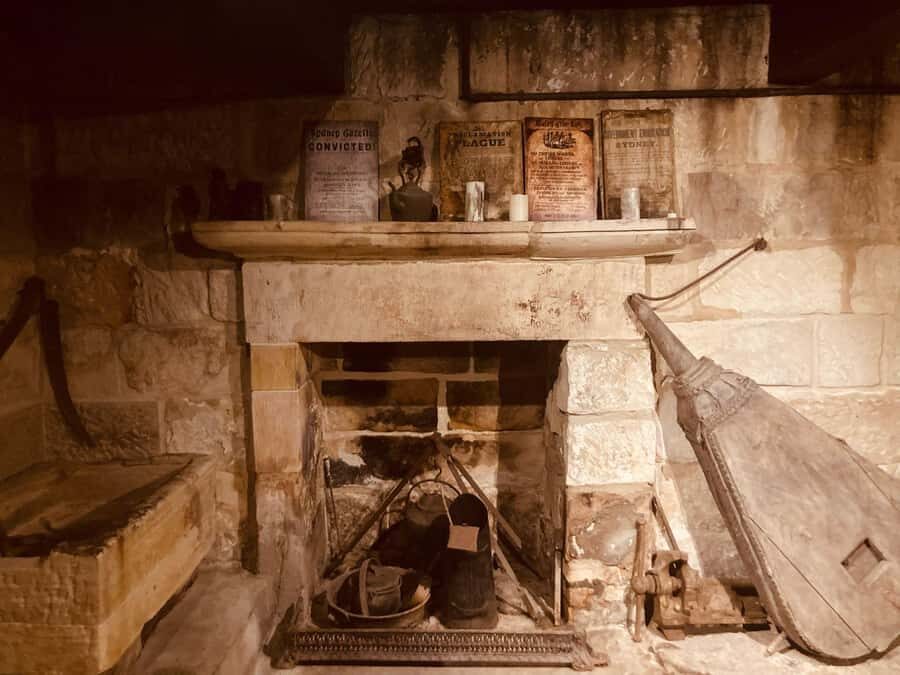 SYDNEY : Ghosts, Grog & The Rocks: Haunted Pubs &Cellar Tour - The three haunted pub stops: what you’ll see and why it works