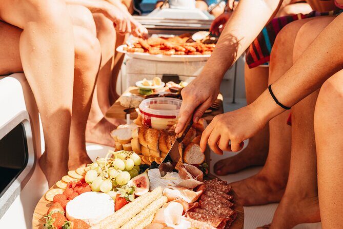 Sydney Harbour Sail Like a Local Lunch Tour - What the 4-guest size changes for you