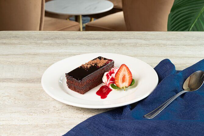 Sydney Harbour Starlight Dinner Cruise from Circular Quay - The Four-Course Dinner: A Real Meal on a Scenic Schedule