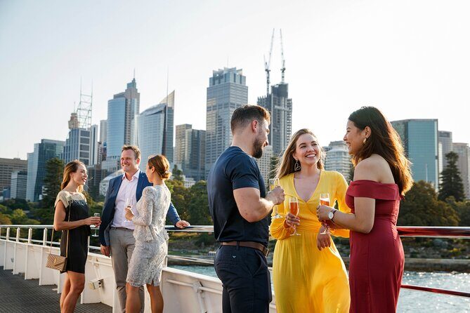 Sydney Harbour Starlight Dinner Cruise from Circular Quay - Live Music on Saturday and Sunday (and How It Changes the Feel)