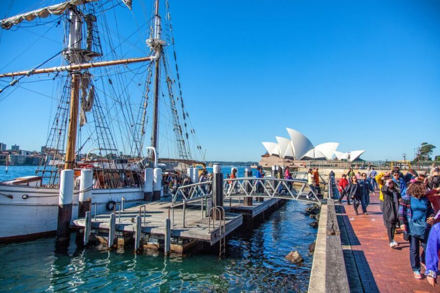 Sydney Harbour: Tall Ship Lunch Cruise - Seeing Fort Denison, Garden Island, Taronga Zoo, and Luna Park from the water