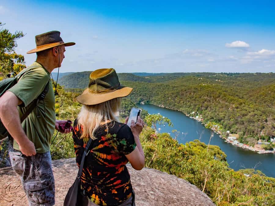 Sydney: Nature and Wildlife - Australia in One Day - Chocolate stop lunch time and Gosford drinks: practical food breaks