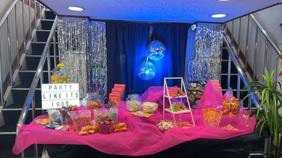 Sydney: Retro Party Cruise in Sydney Harbour with Snacks - The retro DJ set: what the music format actually means