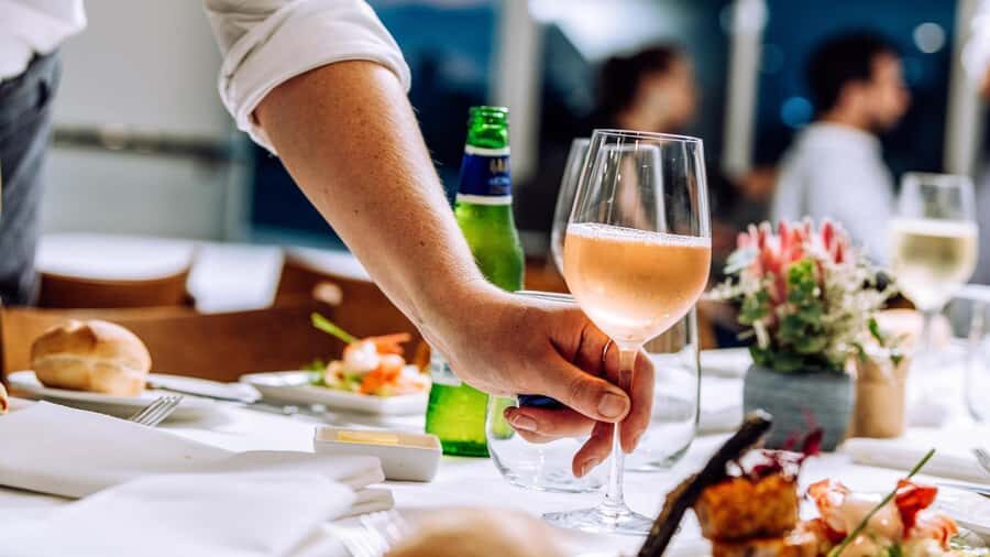 Sydney: Sydney Harbor Lunch Cruise with Welcome Drink - Drinks and spending control: included vs. add-ons